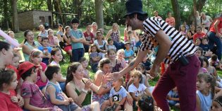 “Gurises” festejó con chicos de Ameghino y Leandro N. Alem “Gurises” festejó con chicos de Ameghino y Leandro N. Alem