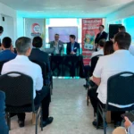 Héctor Decut y Luis Zanazzi durante la visita junto a otros integrantes de la comitiva