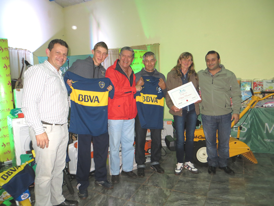 Sembrando entrega Dos de Mayo 20 juli 2015