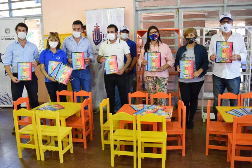 Entrega de mobiliario y material didáctico en escuela de San Pedro