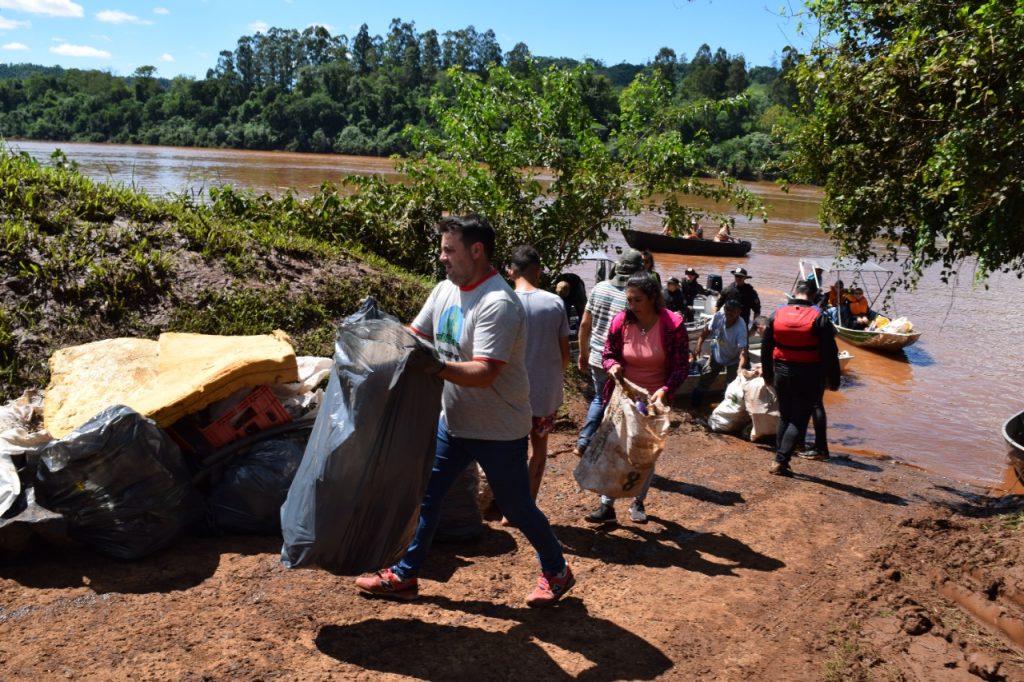 limpieza del río Uruguay