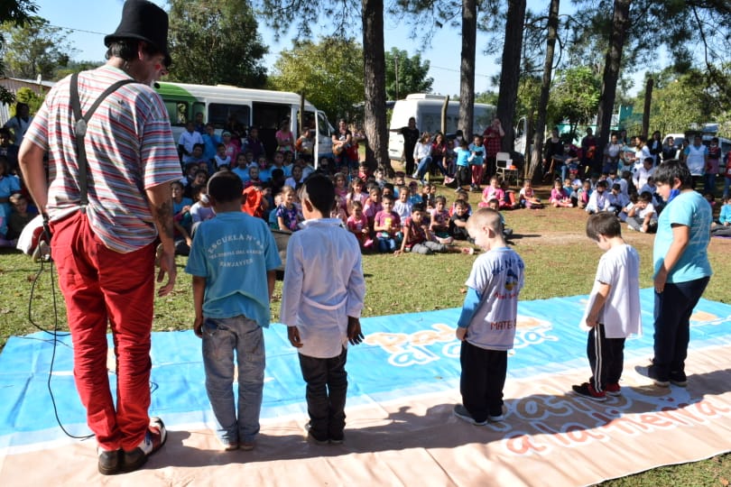 Gurises Felices en la Escuela N° 68 del Paraje Portela de San Javier