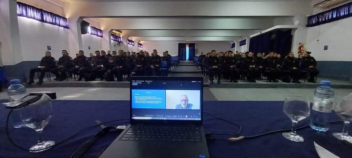 Cadetes durante la capacitación.