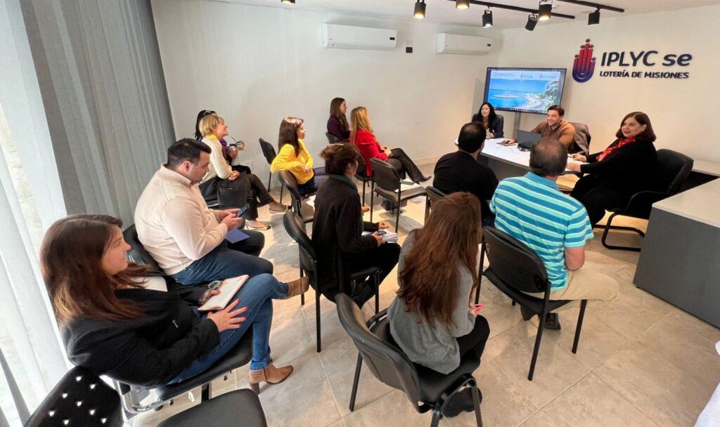 Personal del IPLyC SE e IPLyC Confort durante la capacitación