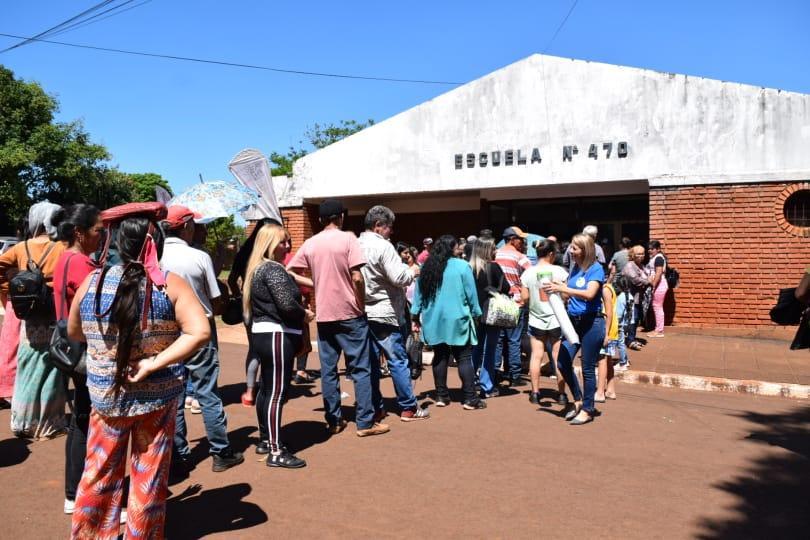 vecinos de que se acercaron al establecimiento para recibir atención del PAS