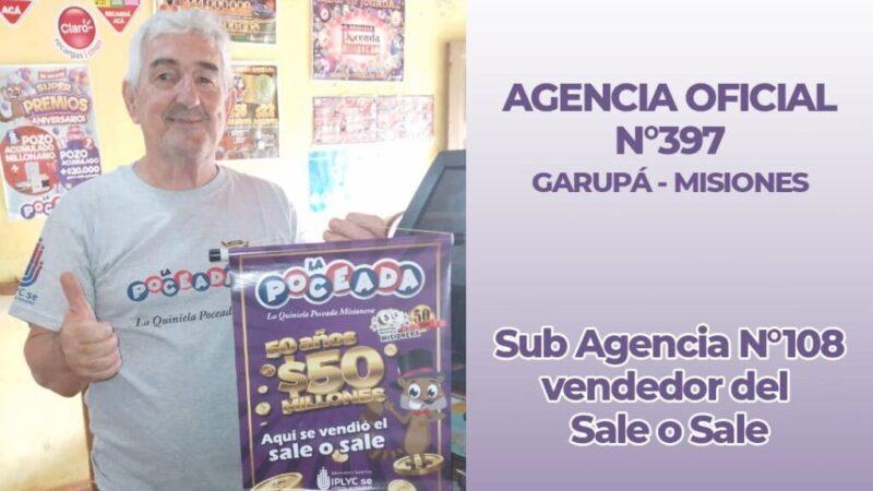 Atilio Manuel Odiard sonriente con pulgar arriba en su local