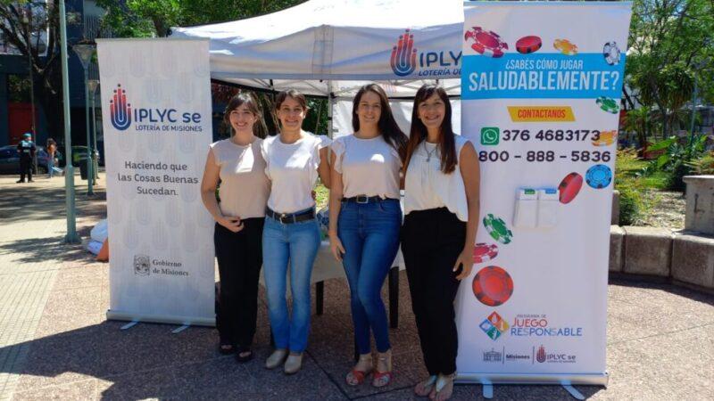 equipo de Juego Responsable en stand plaza 9 De Julio (foto archivo)