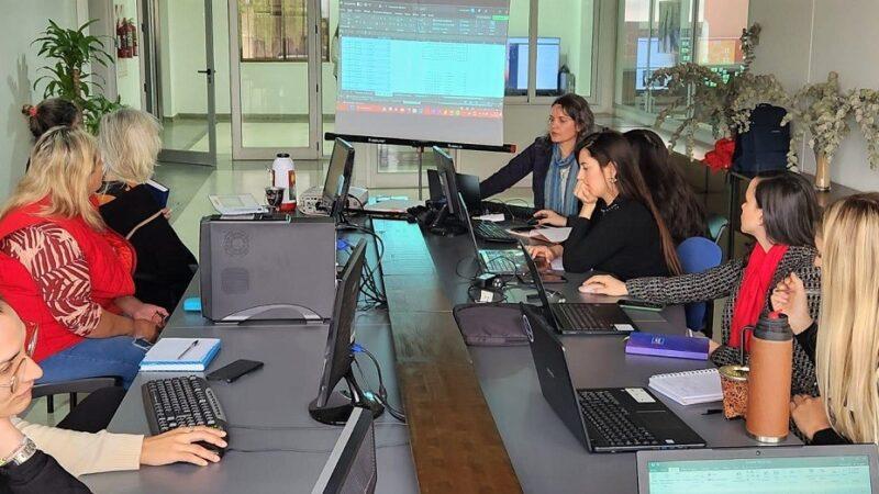 Grupo de personal del IPLyC durante de la capacitación dictada por Carolina Jehel.