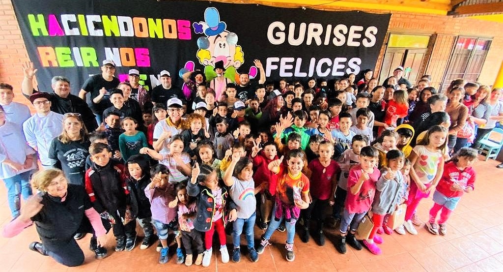 Gurises Felices con alumnos de la Escuela Piecitos Colorados, de Colonia Delicia.