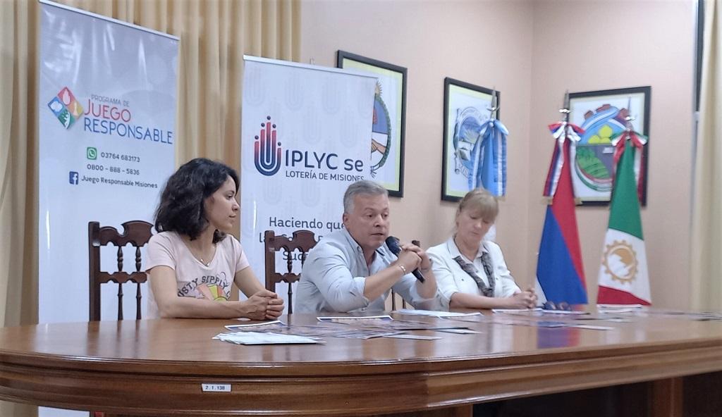 Isabel Zilveti, Carlos Koth y Ofelia Hippler.