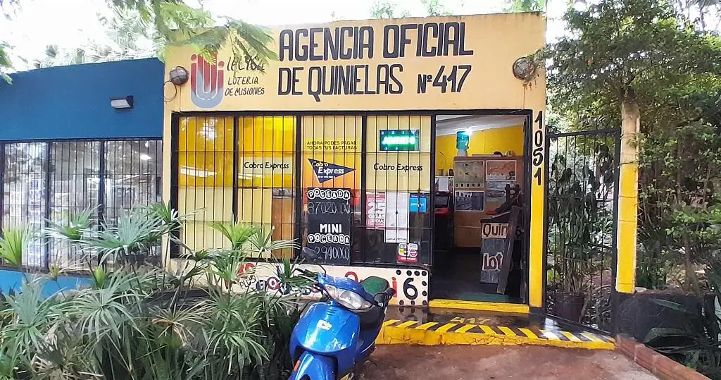 Frente de la Agencia 417 de Puerto Iguazú.