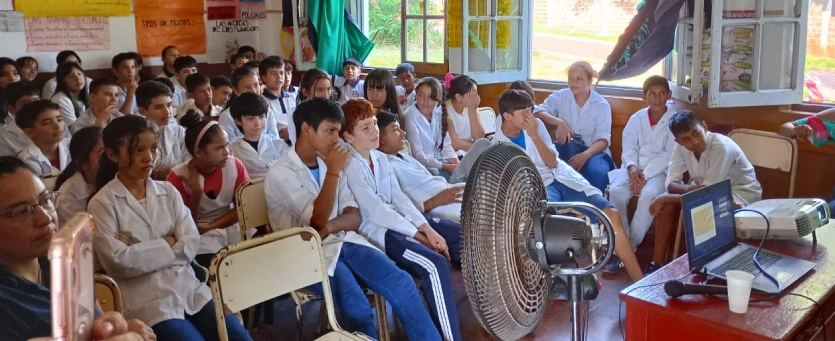 Alumnos de Puerto Libertad durante la charla.