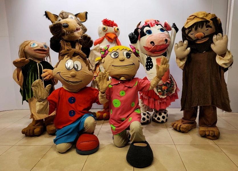 Foto grupal de todos los personajes de Gurises Felices.