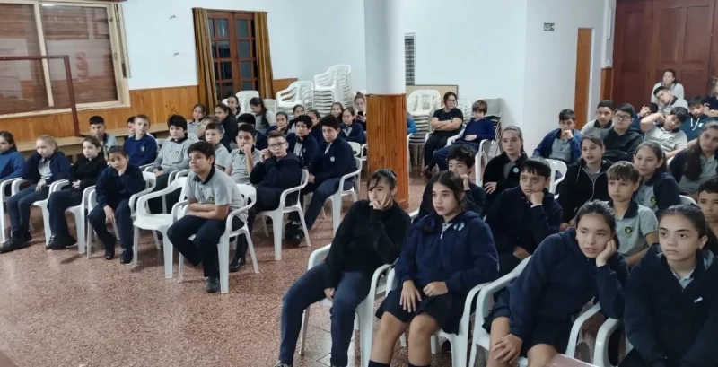 Juego Responsable en colegios de Apóstoles: alumnos del Instituto La Inmaculada.