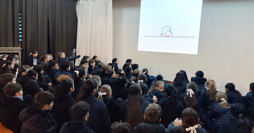 Alumnos del colegio Cristo Rey durante la charla sobre prevención.