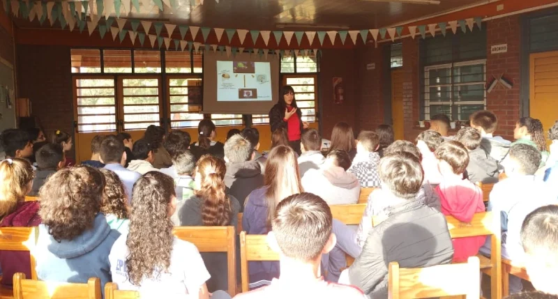 Alumnos de la EPET 23 durante la charla de Juego Saludable.