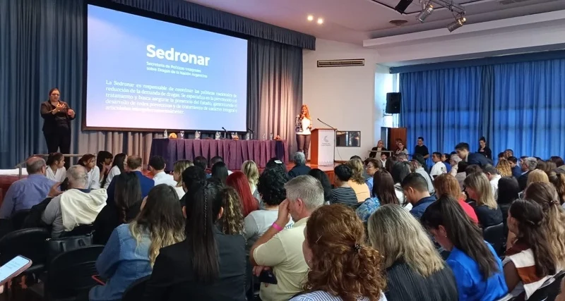 Participantes durante el congreso sobre prevención de adicciones.