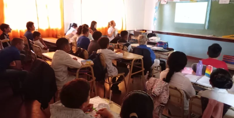 Juego Responsable brindó una charla para alumnos de la Escuela 404 de Campo Grande.