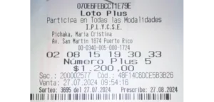 Tícket con la apuesta de la ganadora del Loto Plus.