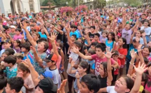 Multitud de niños festejan el Mes de las Infancias con Gurises Felices en Corpus.