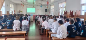 Alumnos de Santa Rita durante la charla con Juego Responsable sobre apuestas, pantallas y emociones.