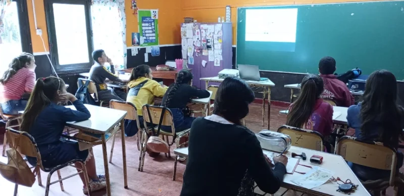 Alumnos de Colonia Paraíso durante la charla con Juego Responsable.