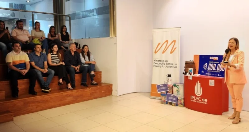 Sala de sorteos durante el sorteo del Bono Estudiantil.