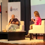 "Cayetano" junto a Belén durante la charla en Posadas.