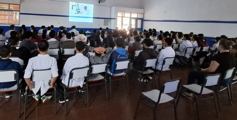 Alumnos del CEP 27 durante durante la charla. Charlas de prevención Zona centro