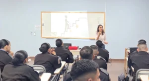 Isabel Zilveti charla con los alumnos sobre el mito del dinero fácil y la ludopatía.
