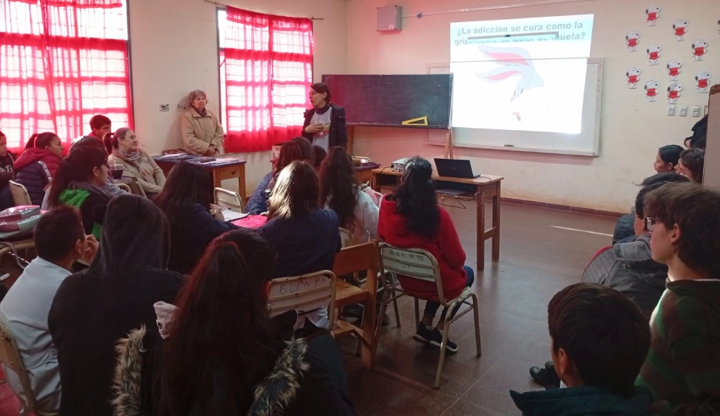 Alumnos del BOP 85 de Loreto durante la charla con Juego Responsable.