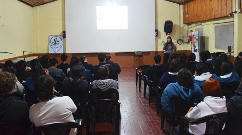 Alumnos del Instituto Santa Catalina de Posadas durante la charla.