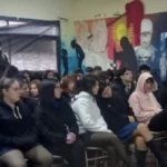 Alumnos del colegio Martín de Moussy, durante una jornada de reflexión sobre cortos premiados del año anterior.