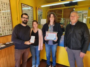 Fabrice junto al Gerente de Juegos Jorge Raimondi. Dijo que el respeto por los horarios es lo que valora el cliente.