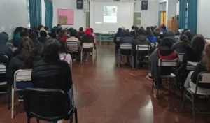 Alumnos de la EFA San Vicente De Paul, durante la charla sobre juego de apuestas y el mito del dinero fácil, con Juego Responsable.