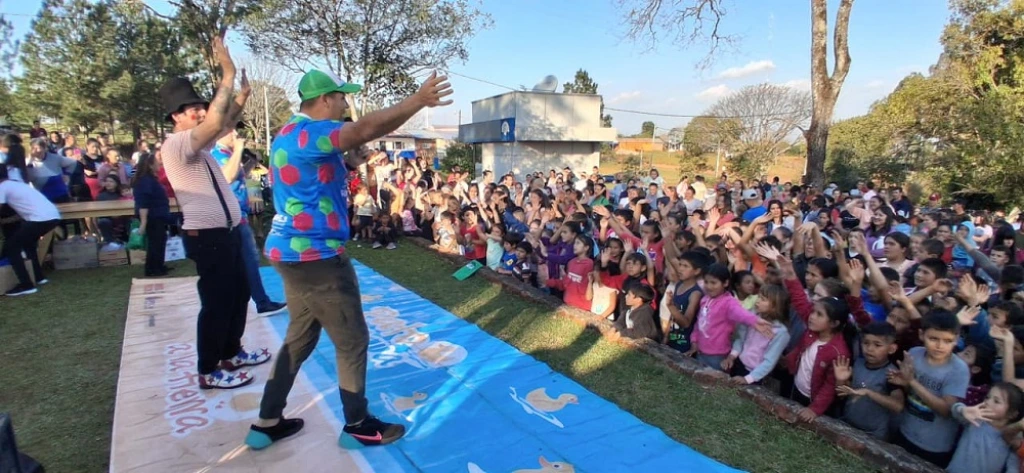 Gurises Felices brinda un show de alegría y diversión a multitud de niños en Wanda.