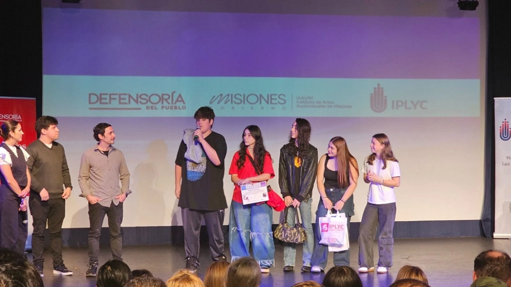 Alumnos de cortometraje premiado.
