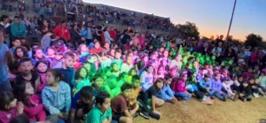 Multitud e niñños disfrutan del mega show de Gurises Felices en Concepción De La Sierra.
