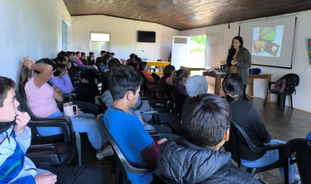 Alumnos de la EFA Santos Mártires, durante la charla con Juego Responsable.