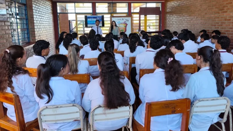 Alumnos del BOP 100, uno de los colegios que participó de las charlas de prevención con Juego Responsable.