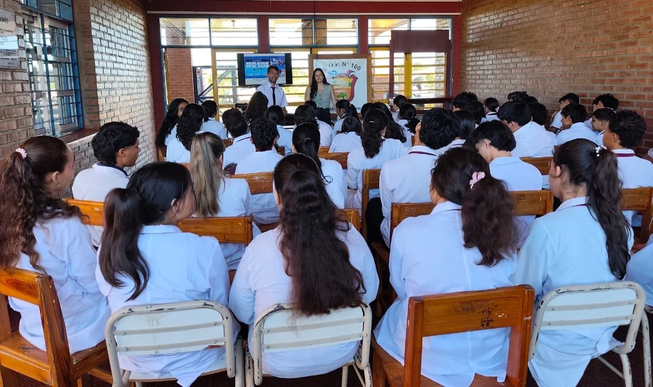 Alumnos del BOP 100, uno de los colegios que participó de las charlas de prevención con Juego Responsable.