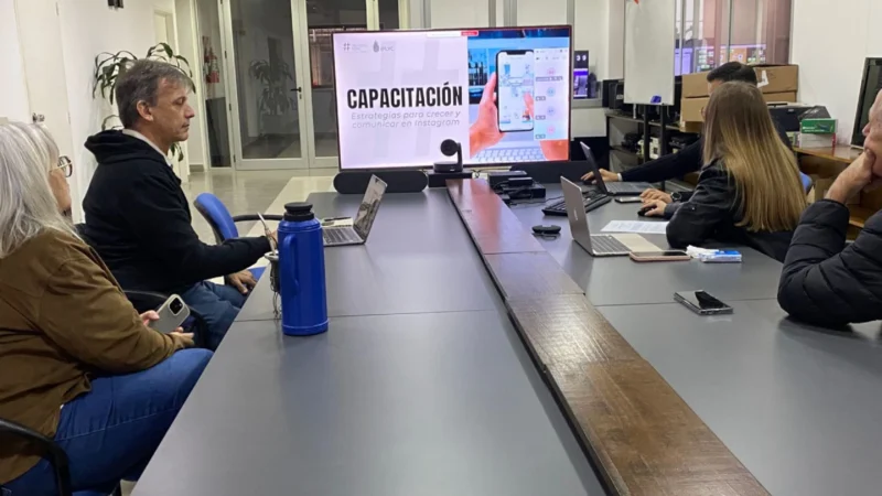 Capacitación sobre redes sociales a agencieros realizada por el IPLyC y Trending Topic.