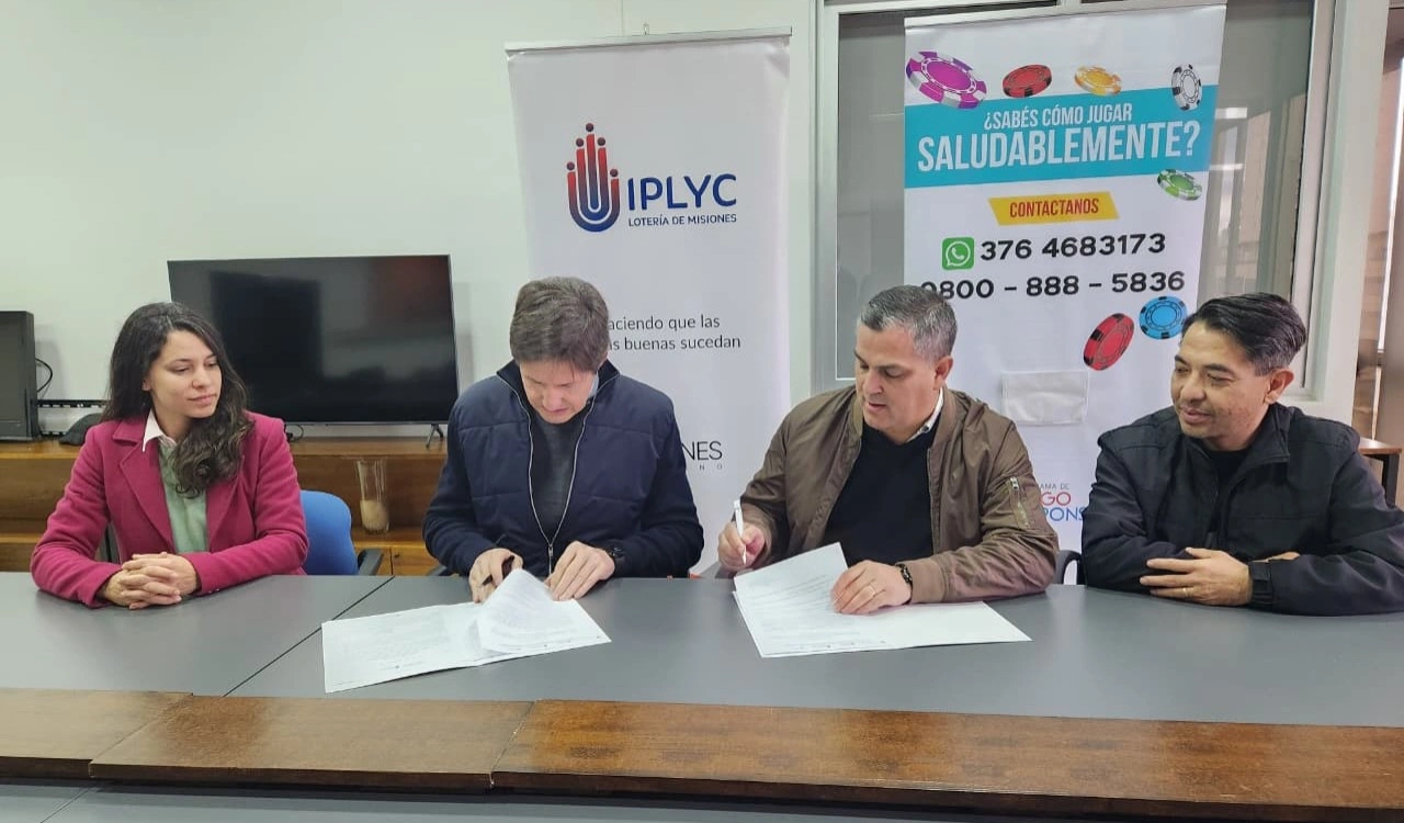 Decut y Padilla firman el convenio para ampliar puntos de acceso a la Autoexclusión junto a Zilveti y Marín.