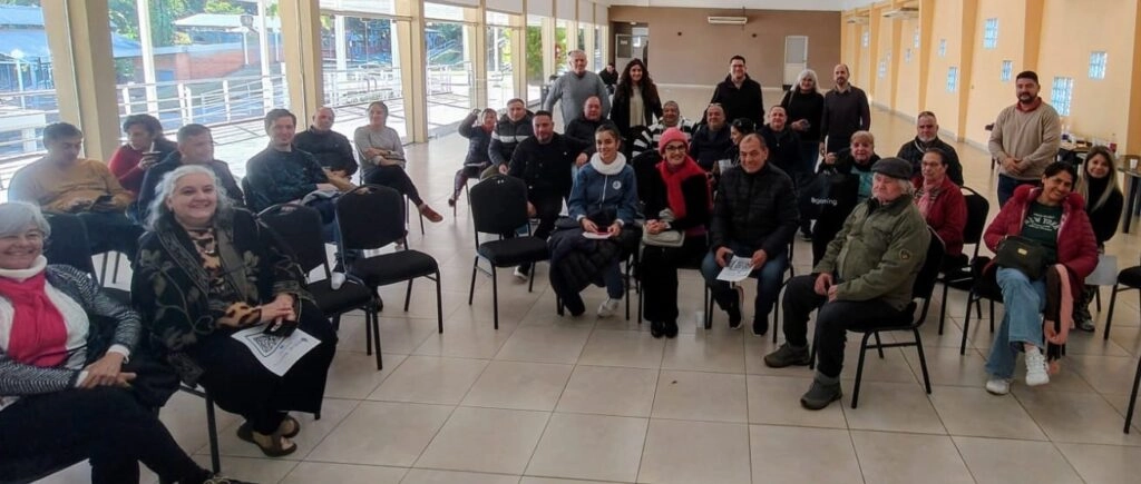 Agencieros que participaron de la presentación en el salón del Espacio Recreativo IPLyC.