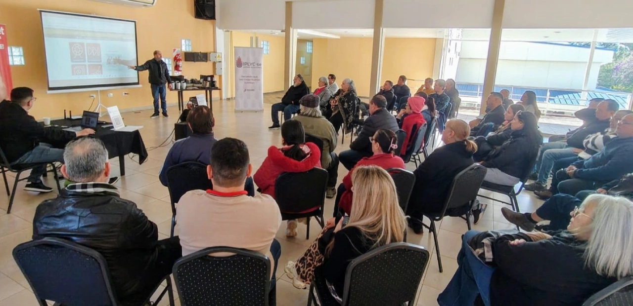 Presentación del IPLyC de su Red de Asistencia Comercial (RAC) a agencieros.