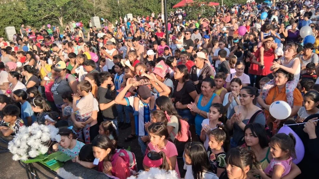 Enorme convocatoria de público en Eldorado durante el show de Gurises Felices el fin de semana.