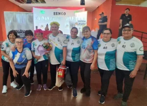 Abuelos que participaron del encuentro del Mateando en 25 De Mayo.