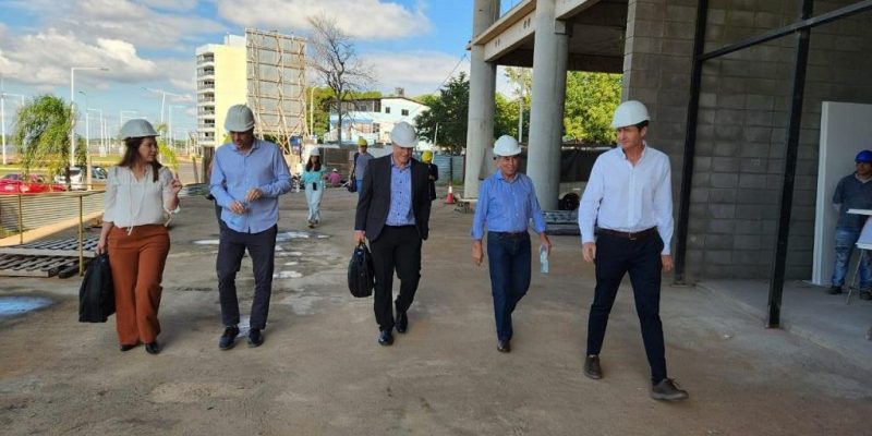 Angélica Tineo, Leandro Rosso, Leo Eskenazi, Leonardo Stelatto y Héctor Decut recorren la obra del Complejo IPLyC Costanera..