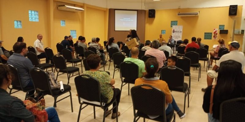 agentes de la red de ventas durante la capacitación